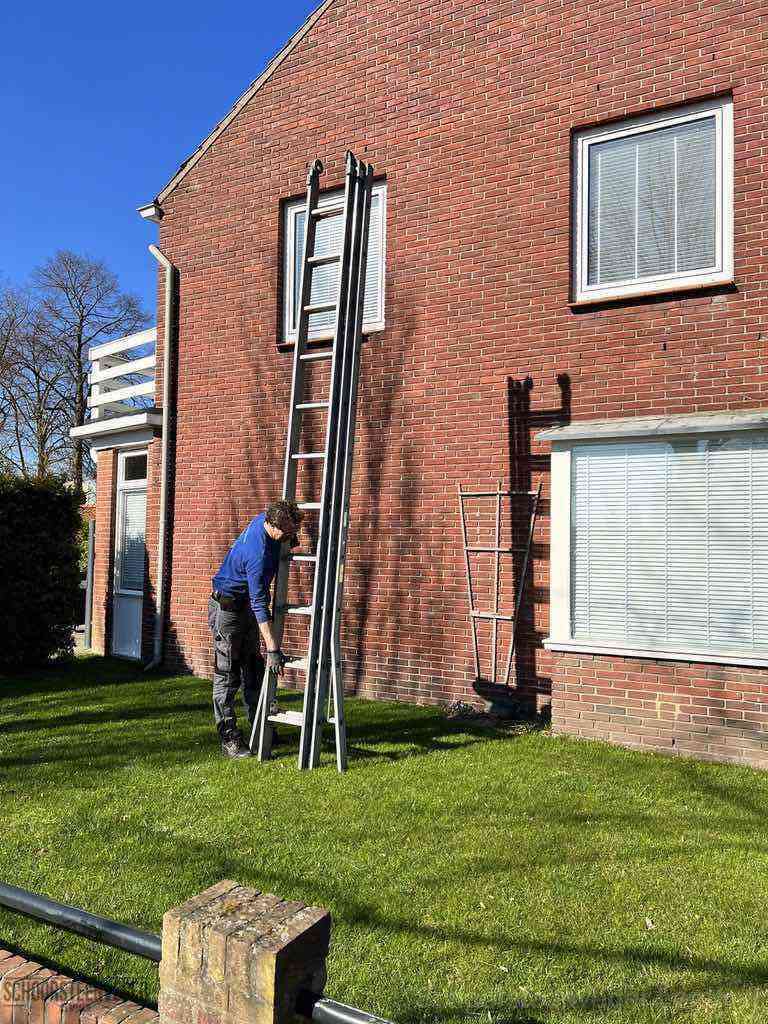 Lemmer schoorsteenveger huis ladder